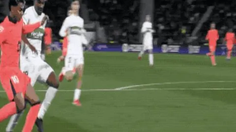 曼城大胜新军领跑英超，福登双响科瓦西奇多库建功