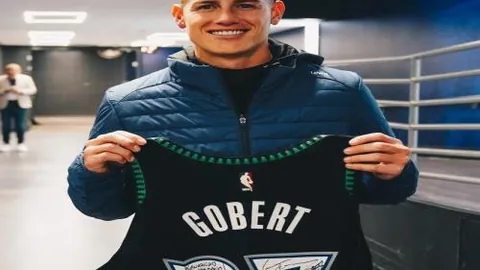 亚马尔强调未与拉菲尼亚讨论金球奖，坚持稳步前进